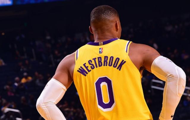 开云app下载-6中1+7失误 韦少还是那个韦少 湖人已经开始后悔？